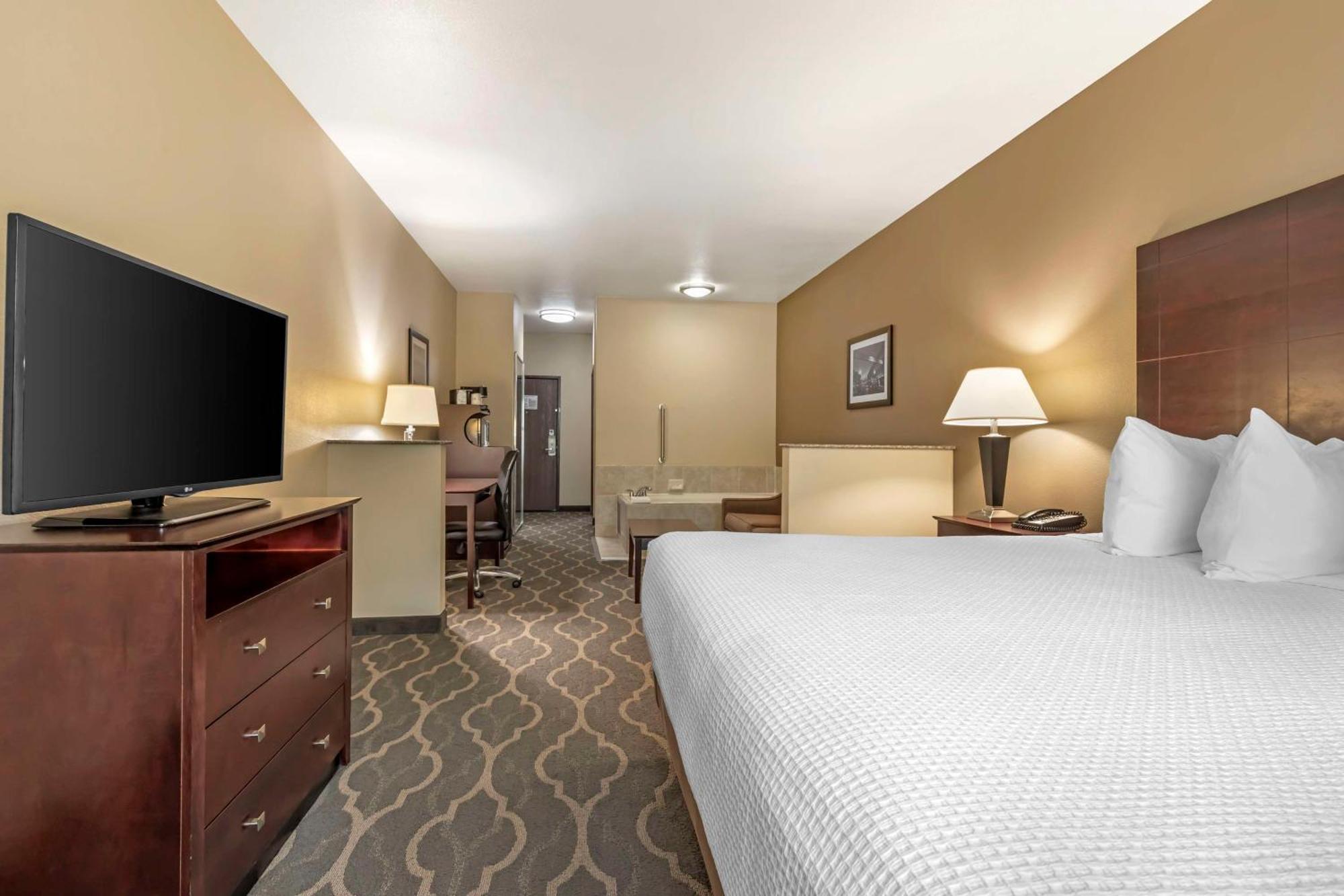 Best Western Plus Burleson Inn & Suites Exterior photo