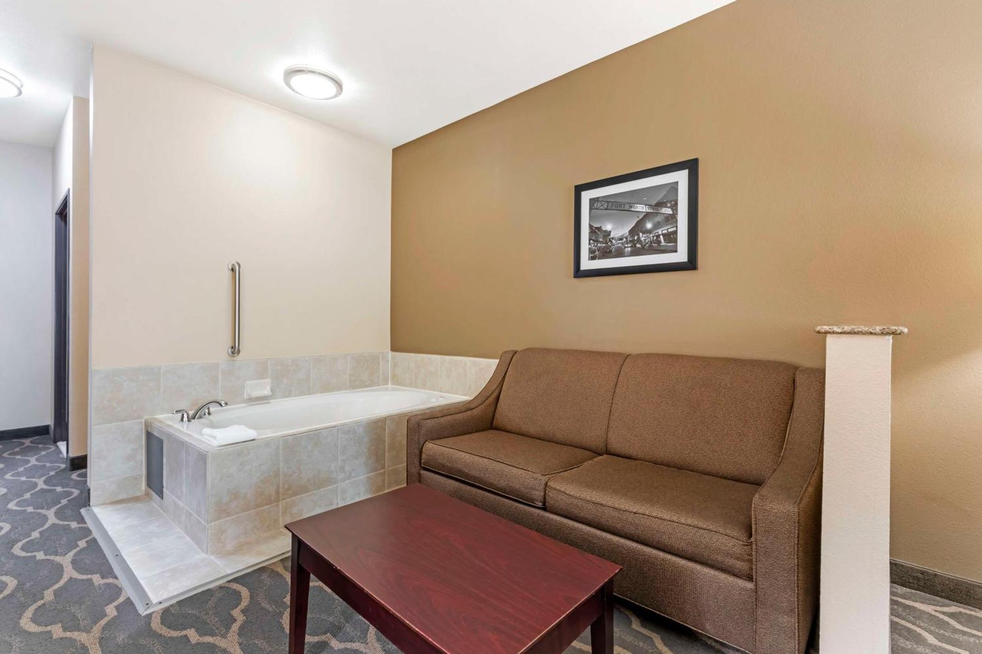 Best Western Plus Burleson Inn & Suites Exterior photo